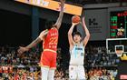 青島大勝廣廈，期待黑八！三外援82分，廣廈罰球多仍敗北。