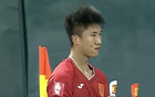 廣州隊舊將張志雄進(jìn)球后展廣州、銅梁龍隊徽，情義雙全。